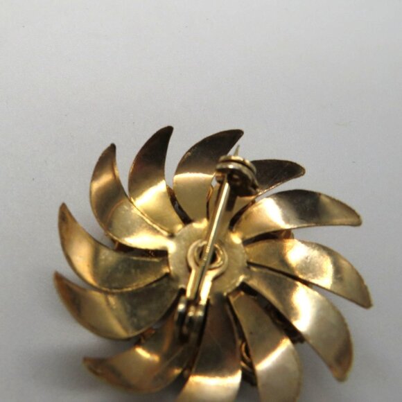 Vintage Brooch Floral Gold Tone Rhinestone Swirl Flower Petals Pin - Picture 4 of 15